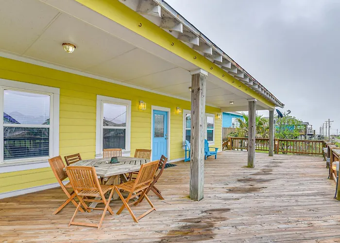 Walk To Shore: Crystal Beach Family Home W/ Deck!