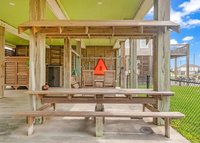 Steps To Shore! 'Just Beachy' Home W/ Deck + Views