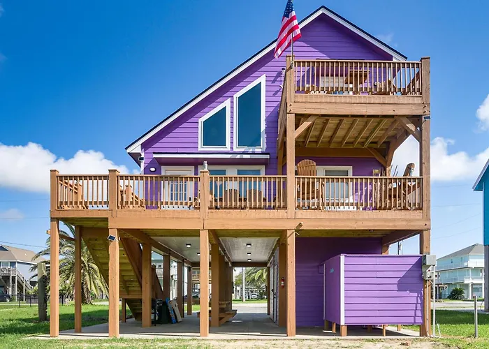 Walk To Ocean! Crystal Beach Gem W/ Decks & View!