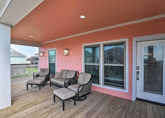 Ocean View + Wraparound Deck: Crystal Beach Home!